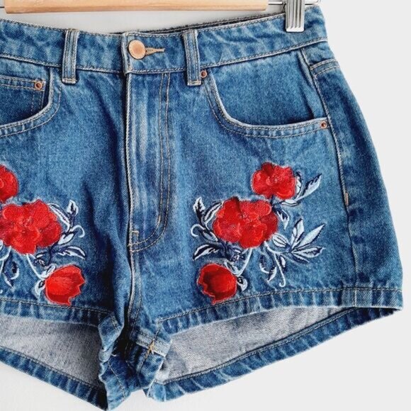 H&M X COACHELLA High-Rise Floral Embroidery Jean Shorts Sz 6 - Picture 4 of 11